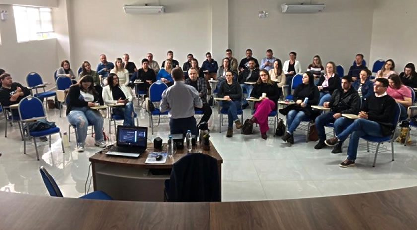 Ameosc promove capacitação para servidores públicos