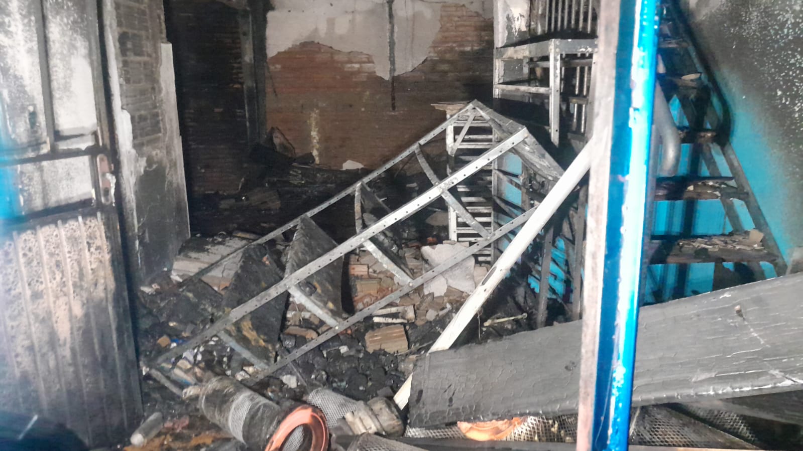 Incêndio atinge escritório de empresa