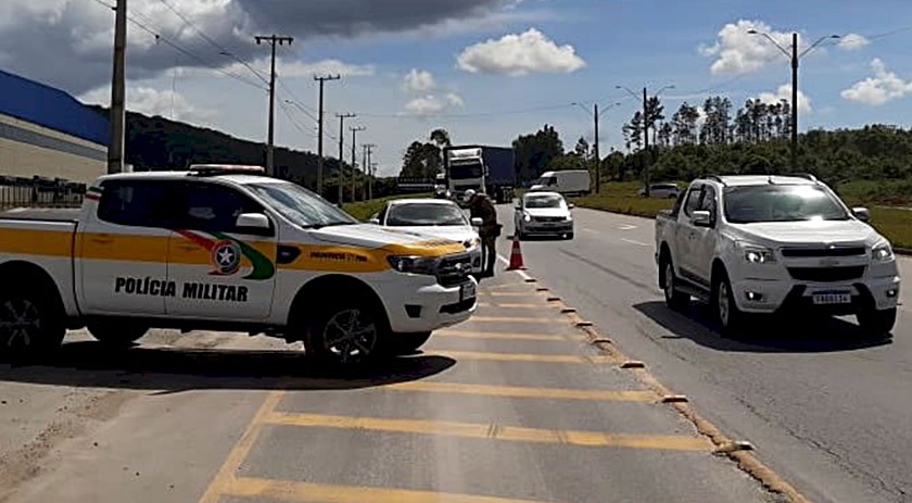 Mudança no Código de Trânsito proíbe guincho em blitz e dá prazo de 15 dias para regularização dos veículos