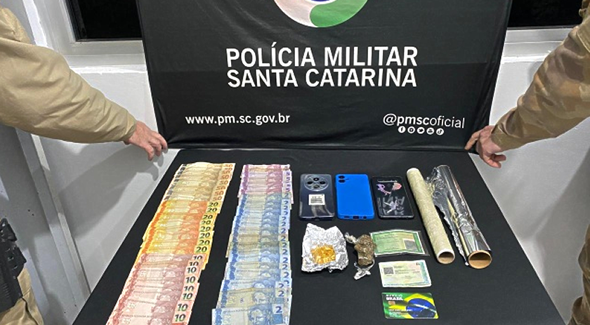 Mulher é presa por tráfico de drogas no bairro São Luiz