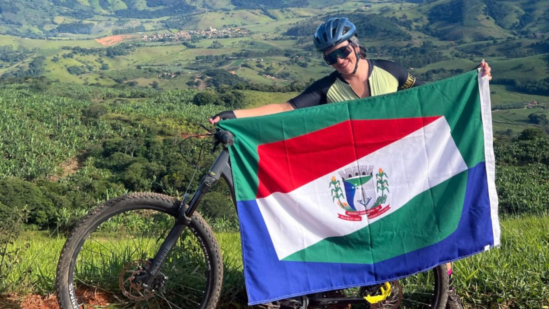 Vanda Grespan representa Dionísio Cerqueira na 7ª Pedalada Tunápolis e percorre 317 km