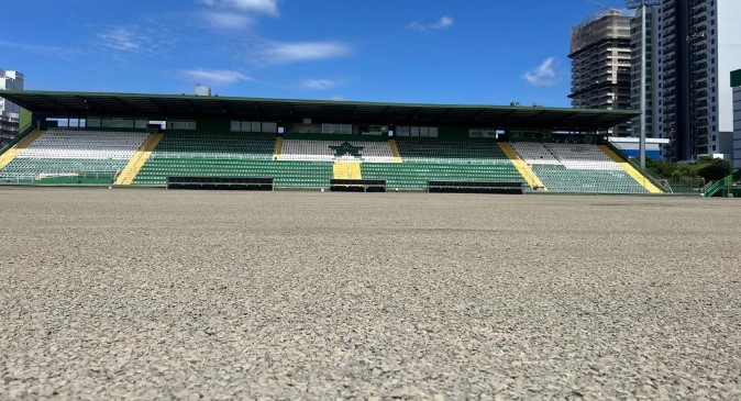 Licitação define empresa que vai instalar gramado sintético na Arena Condá
