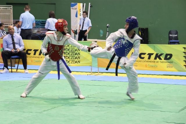 Atletas de Maravilha se destacam no ranking estadual durante seletiva de taekwondo