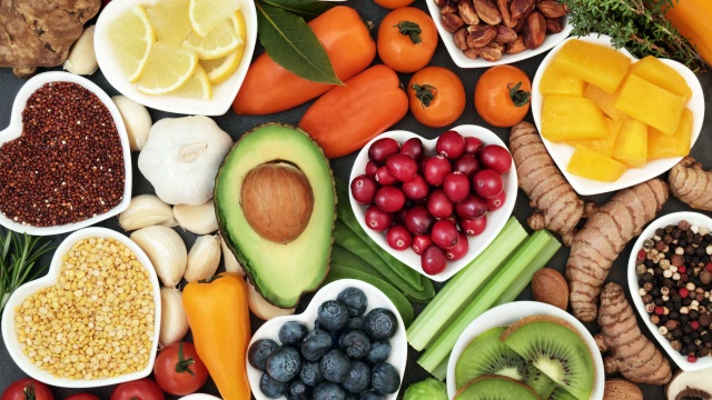 Outubro Rosa: veja 8 grupos de alimentos que ajudam a prevenir o câncer de mama