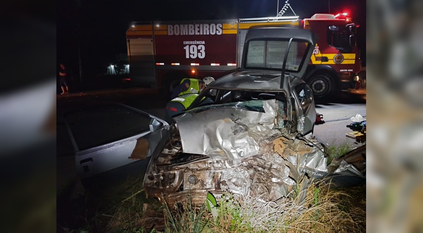 Duas pessoas morrem e um fica ferida em acidente na SC 160