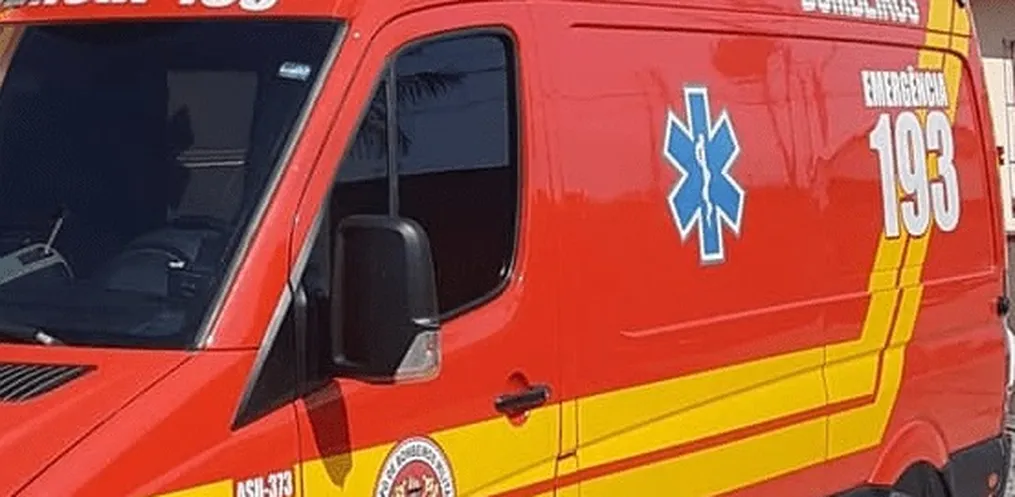 Adolescente é salvo por populares após afundar no Rio Uruguai