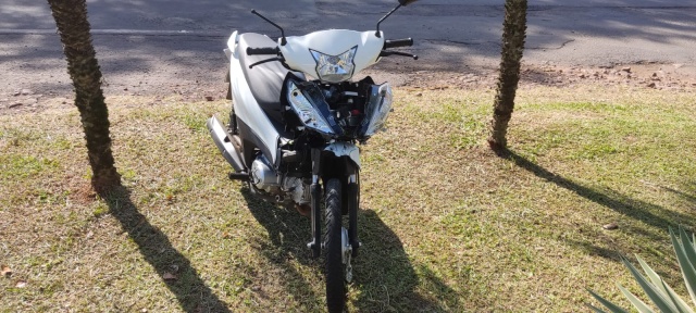 Colisão traseira deixa motociclista ferida em Itapiranga