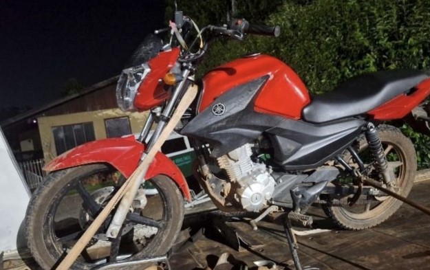 Motocicleta furtada em Tunápolis é recuperada na BR-163 em SMOeste com dois homens