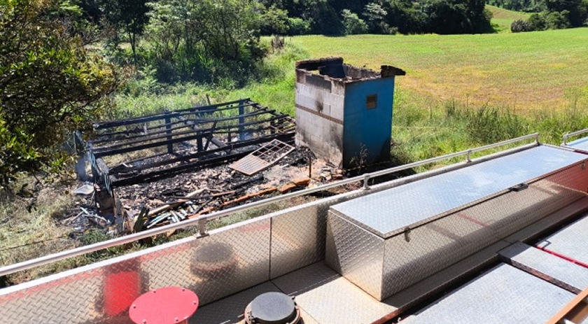 Incêndio destrói residência no interior