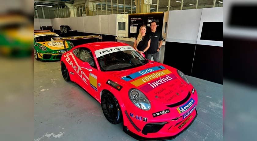 Catarinense estreia na Porsche Cup 2023 com homenagem às mulheres