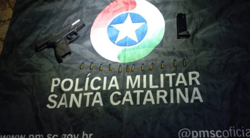Homem é preso em flagrante portando arma de fogo