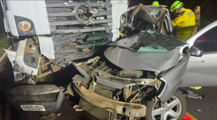 Colisão entre carro e caminhão deixa vítima fatal na SC-283