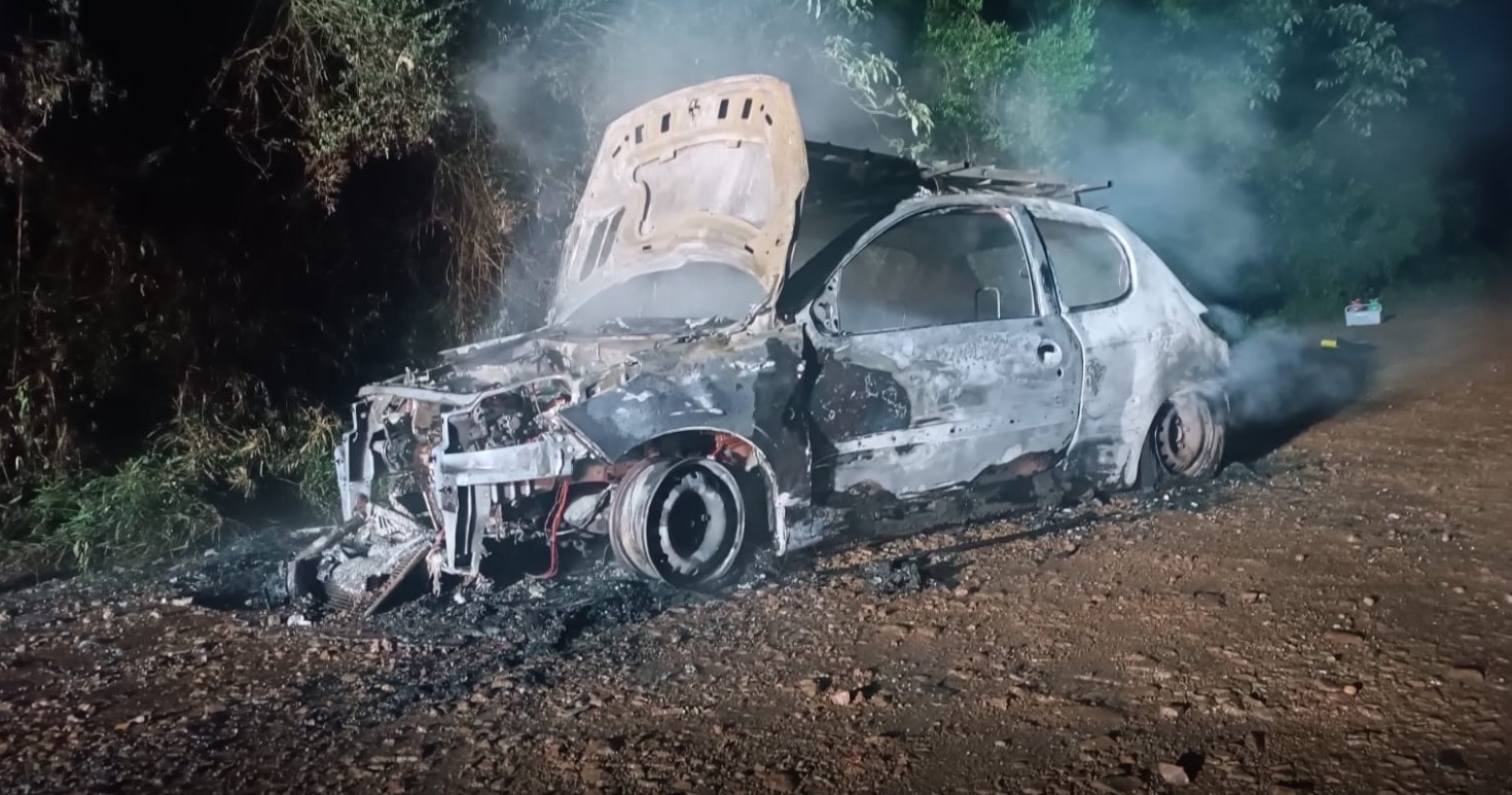 Incêndio em veículo mobiliza Corpo de Bombeiros no Oeste de SC