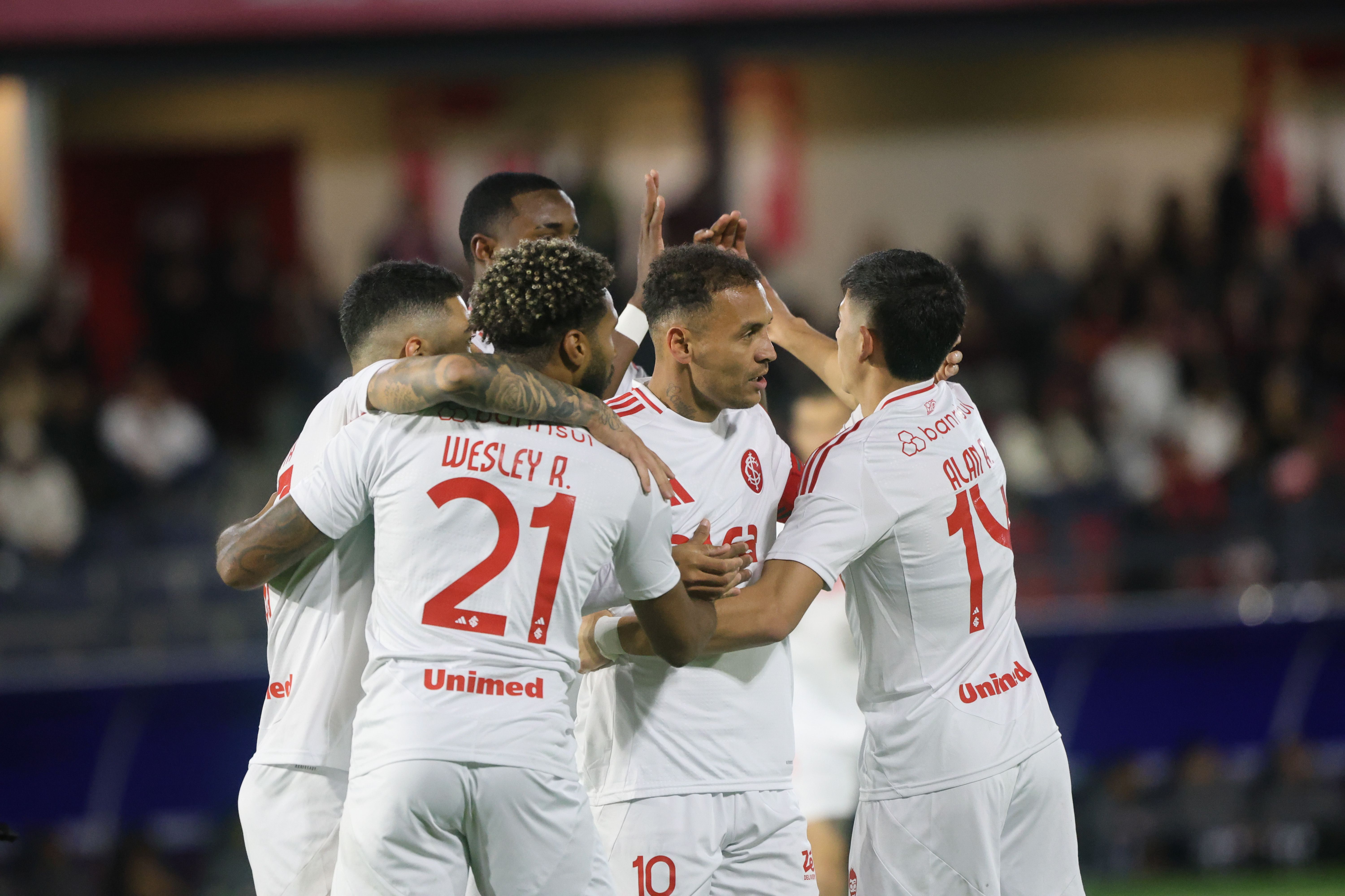 Fora de casa, Internacional vence o Bragantino em noite de Ricardo Mathias