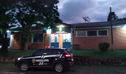 Mulher foragida desde 2019 por crimes sexuais é presa em Riqueza