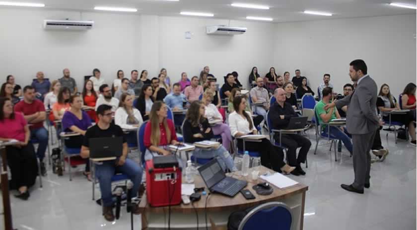 Ameosc realiza capacitação sobre a nova lei de licitações