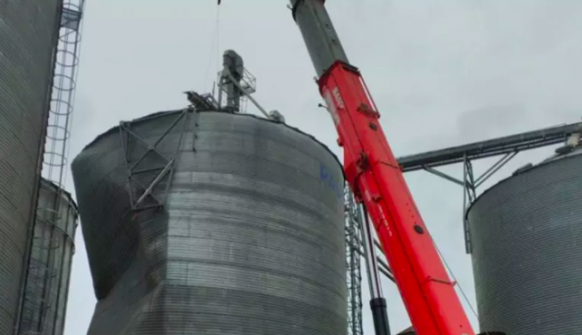 Tragédia no Oeste: homem morre esmagado por silo de grãos