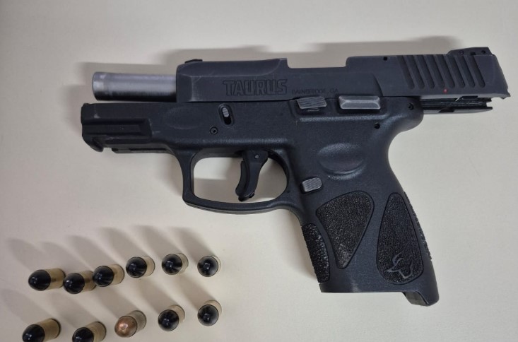 Jovem é preso no Oeste após exibir armas em postagens nas redes sociais