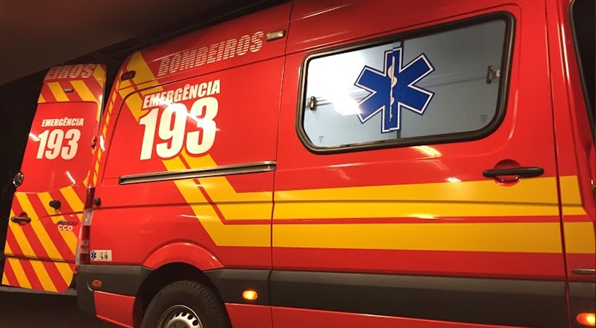 Homem sofre queda de galpão de 4 metros no interior