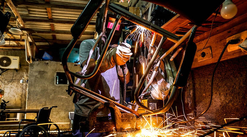 Produtos apreendidos pelo Imetro-SC ajudam na construção de cadeiras de rodas e muletas