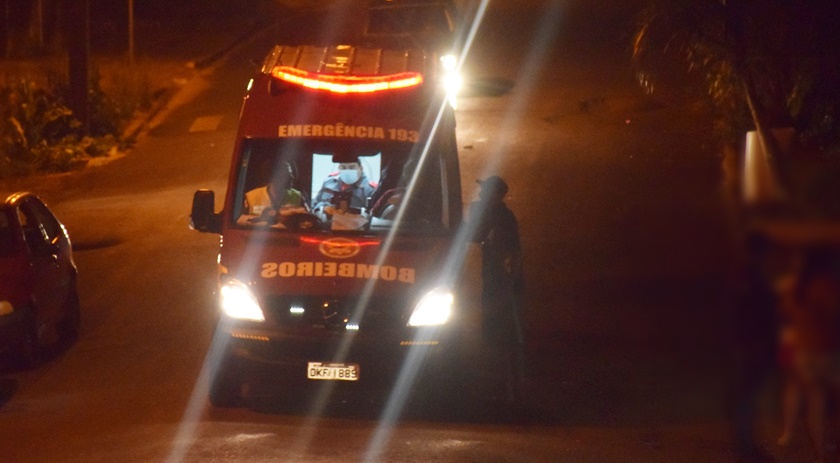 Mulher é atingida de raspão na cabeça por tiro de chumbinho, PM diz que suspeito é companheiro da vítima