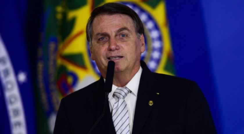 ​Jair Bolsonaro anuncia a prorrogação do Auxílio Emergencial