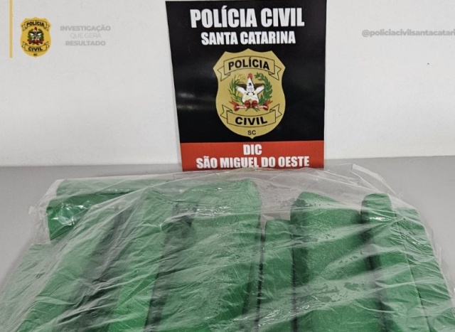 Foragido do Paraná é preso com 10 Kg de maconha