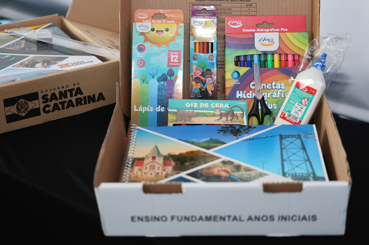Estudantes catarinenses receberão kits de material escolar para 2026