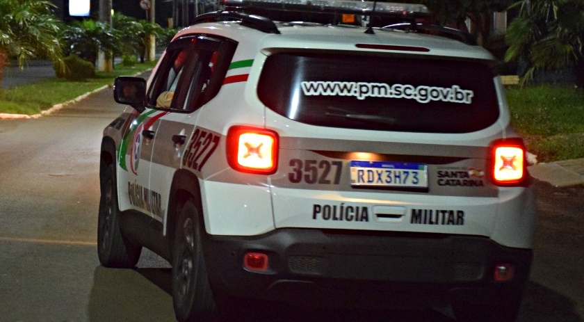 Padrasto se esconde nos fundos de residência após tentar matar o enteado em São Miguel do Oeste