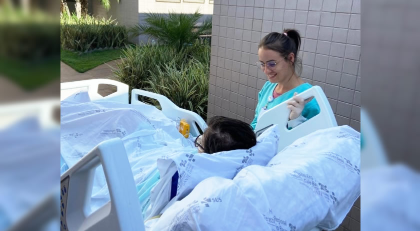 Paciente da UTI se emociona ao revisitar o mundo ao ar livre no HRTGB-Santé