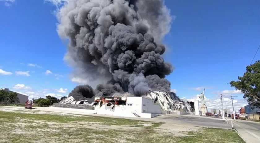 Incêndio de grandes proporções destrói loja da Havan