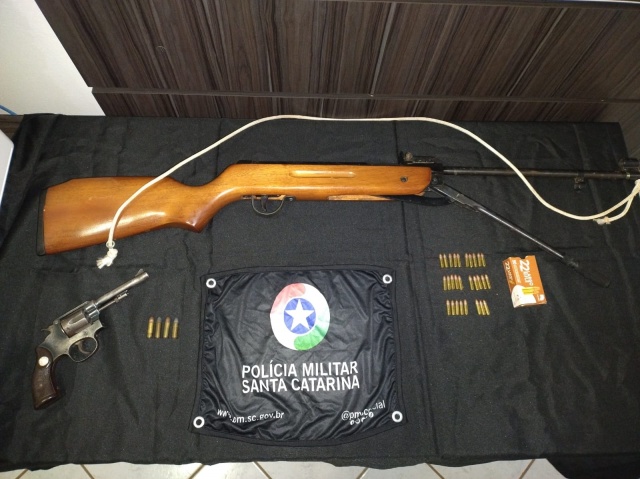 Homem é preso por posse irregular de arma de fogo