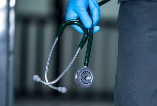 Grupo envolvido em esquema fura-fila do SUS é condenado em SC