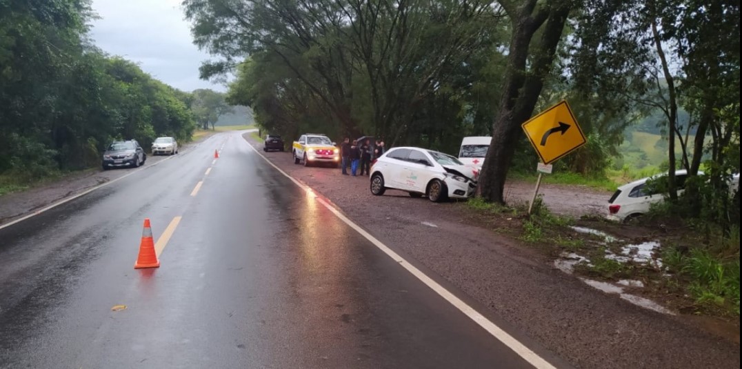 Acidente envolve quatro veículos e deixa feridos na SC 163 em Iporã do Oeste