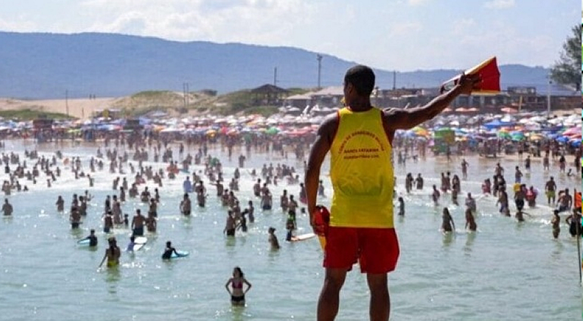 SC registra quatro mortes por afogamento e 60 salvamentos durante o Carnaval 2025