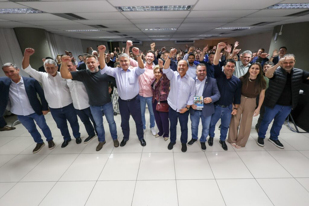 MDB reúne 56 prefeitos em Florianópolis, destaca espaço no governo e declara apoio a Jorginho Mello