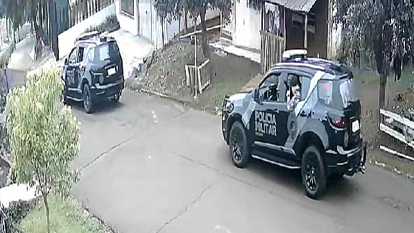 Tropa de Choque da PM chega em Barracão após atentado contra casa de policial