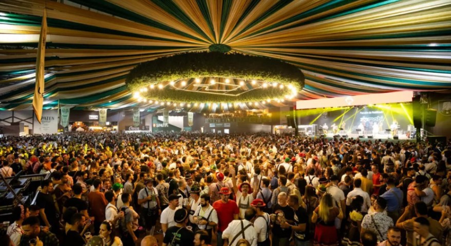 Oktoberfest movimenta R$ 450 milhões na economia de SC