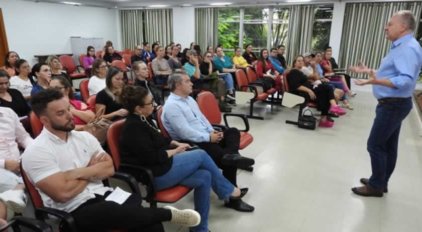 Administração apresenta plano de segurança nas escolas para diretores e pais