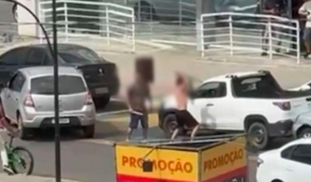 Homem quebra carro de prefeitura com bastão ao cobrar dívida de servidor em SC