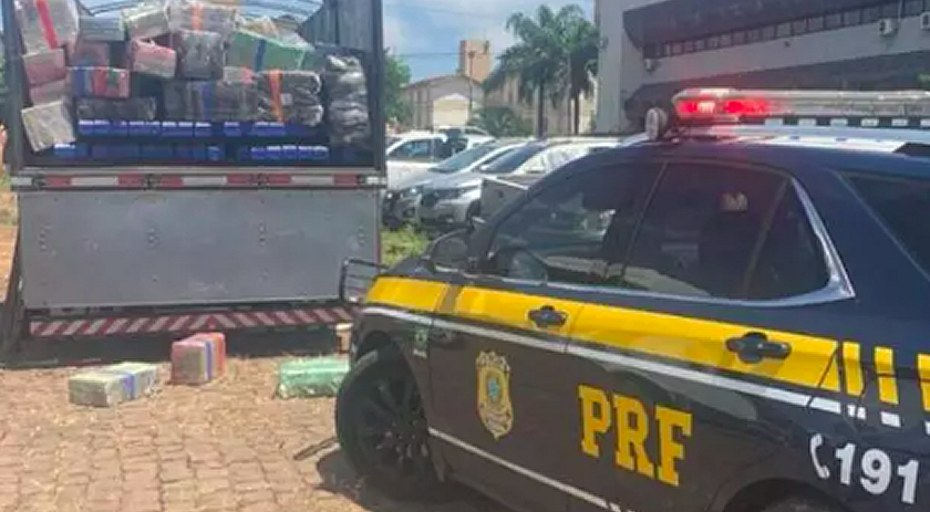 PRF faz maior apreensão do ano no Paraná: 5,5 toneladas de maconha