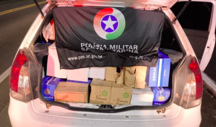 Mais de 700 garrafas de vinhos e espumantes são encontradas em carro com documentação atrasada