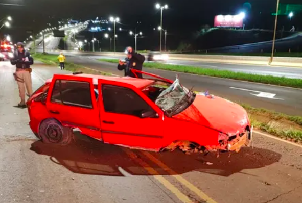 Jovem morre em capotamento na BR-480