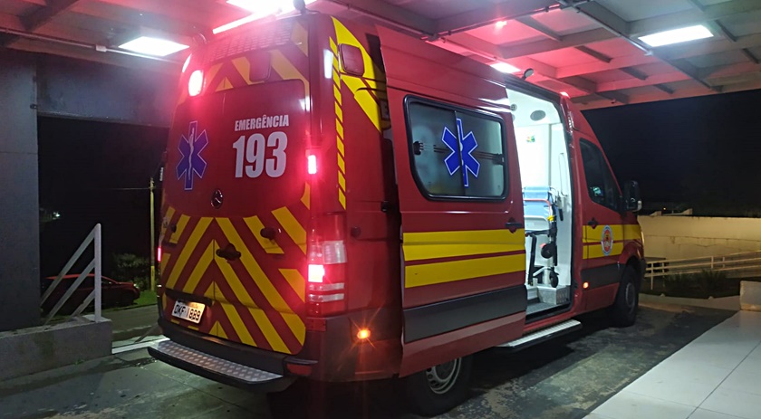 Mulher vai parar no hospital após ser agredida pelo marido e pela sogra