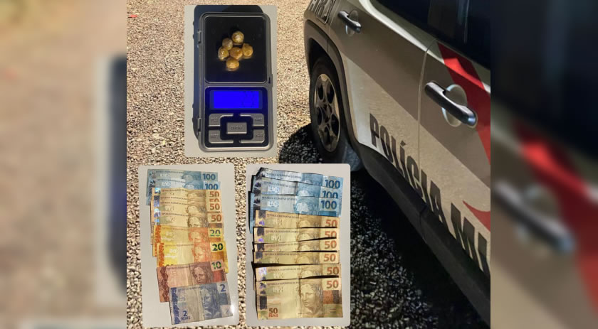 Quatro pessoas acabam presas em operação que localizou drogas e mais de R$ 1 mil
