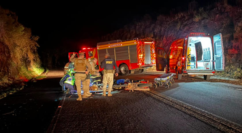 Homem morre durante violenta colisão de motocicletas