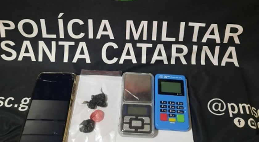 Polícia Militar prende suspeito de tráfico de drogas nas proximidades de escola