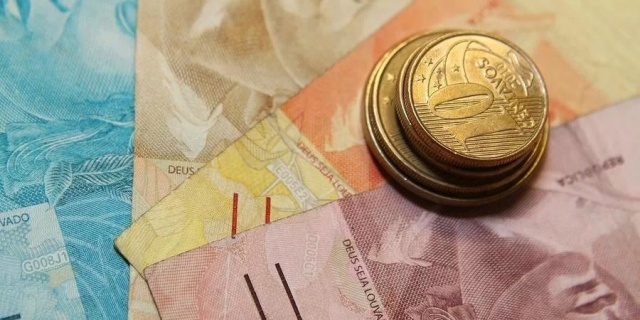 Governo decide antecipar pagamento do 13º para aposentados e pensionistas do INSS