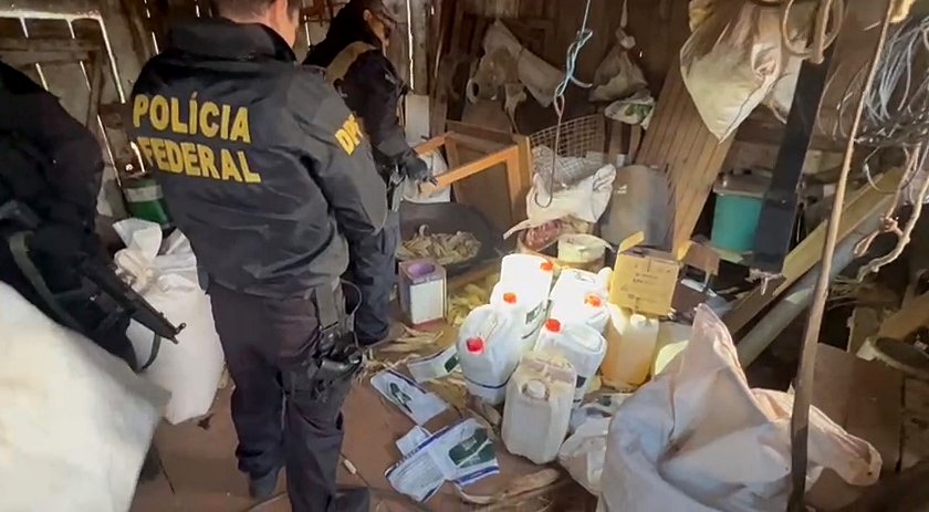 Polícia Federal combate organização criminosa dedicada ao comércio clandestino de agrotóxicos argentinos
