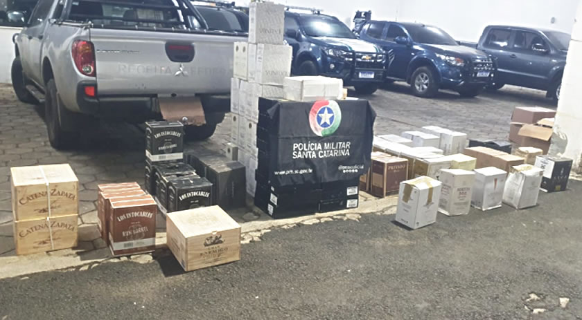 Polícia Militar apreende 567 garrafas de vinho argentino transportadas irregularmente